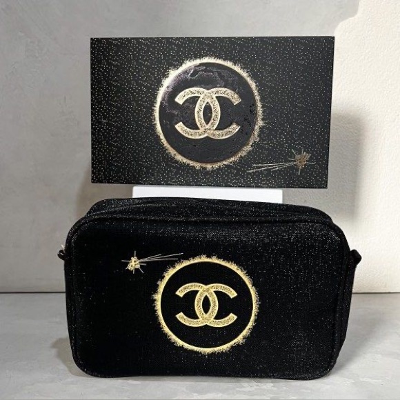 ✨ New Chanel Beauty holiday limited edition bag✨ - Picture 13 of 14